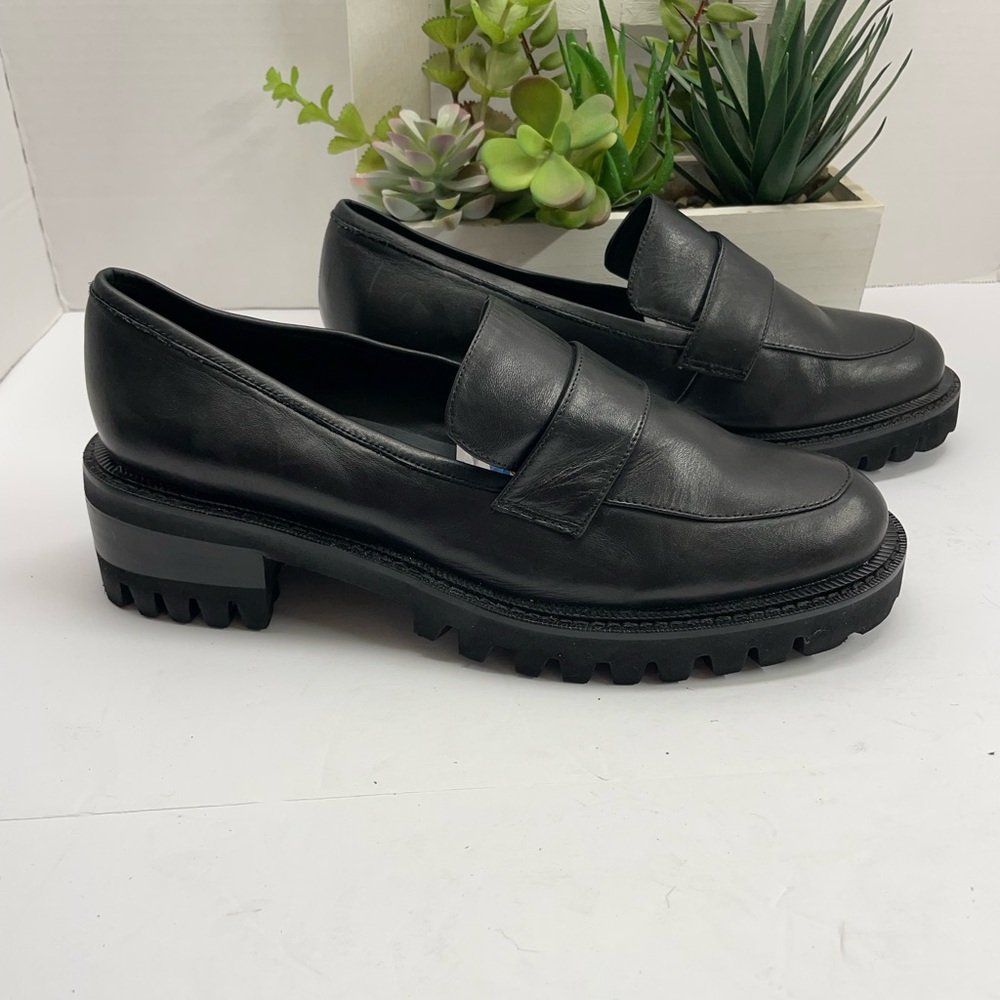 AEROSOLES Black Leather Loafers